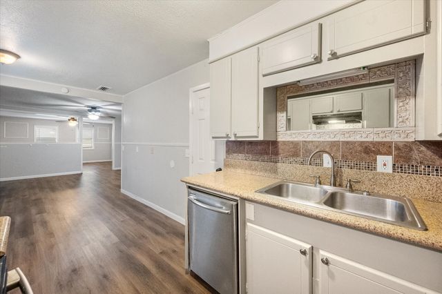 806 Marigold Drive, Cedar Hill, TX 75104