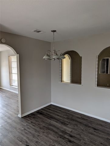 2009 Ming Drive, Edgecliff Village, TX 76134