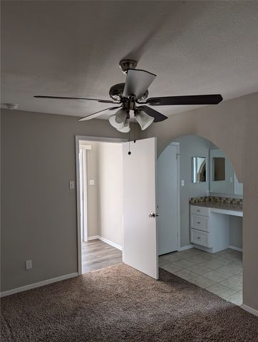 2009 Ming Drive, Edgecliff Village, TX 76134