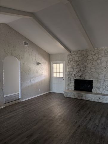 2009 Ming Drive, Edgecliff Village, TX 76134