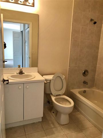 2733 NE 3rd Court 103, Homestead, FL 33033