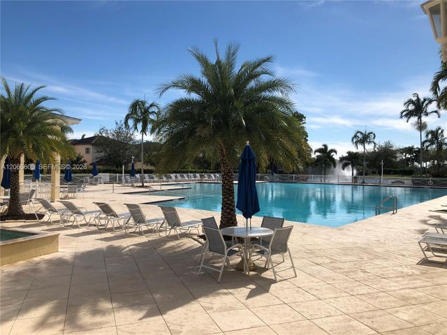 2733 NE 3rd Court 103, Homestead, FL 33033