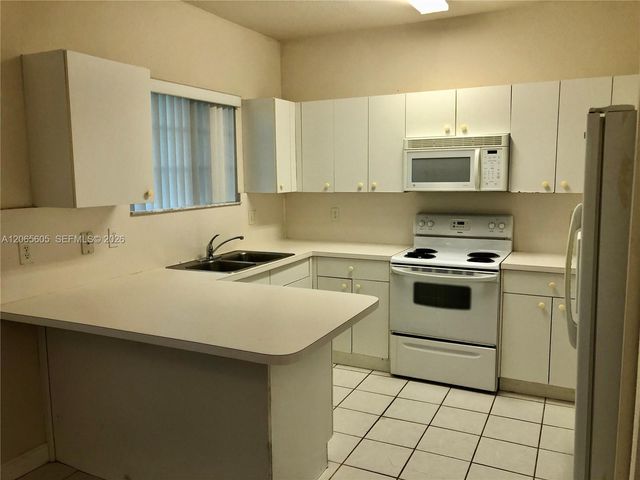 2733 NE 3rd Court 103, Homestead, FL 33033