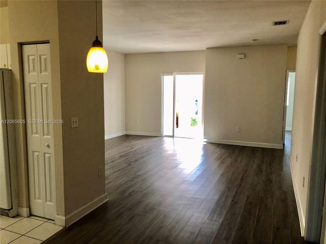 2733 NE 3rd Court 103, Homestead, FL 33033