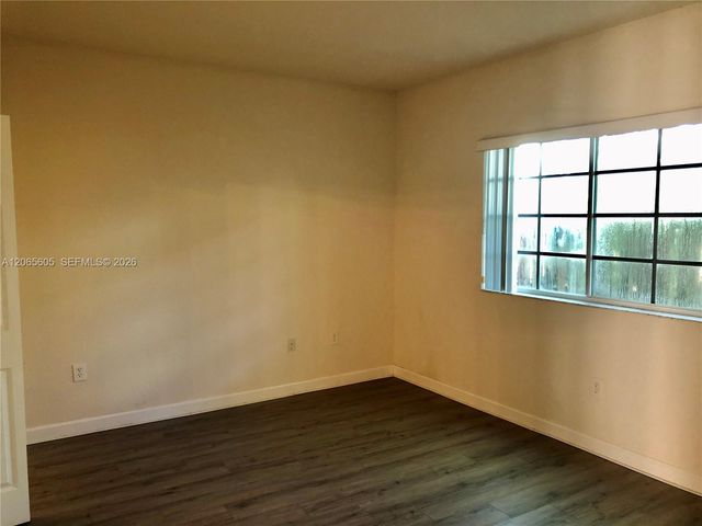 2733 NE 3rd Court 103, Homestead, FL 33033