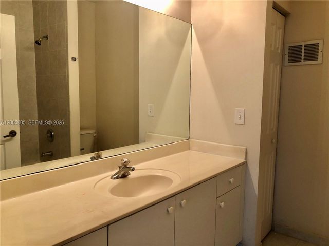 2733 NE 3rd Court 103, Homestead, FL 33033