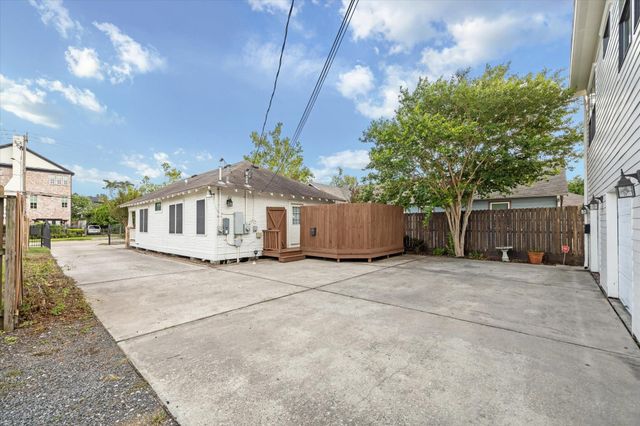 611 E 20th Street B, Houston, TX 77008