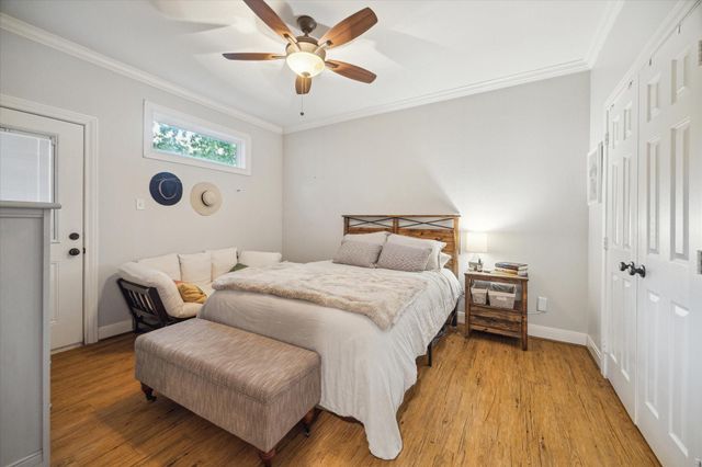 611 E 20th Street B, Houston, TX 77008