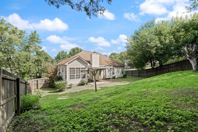 2528 Oak Forest Dr, Antioch, TN 37013