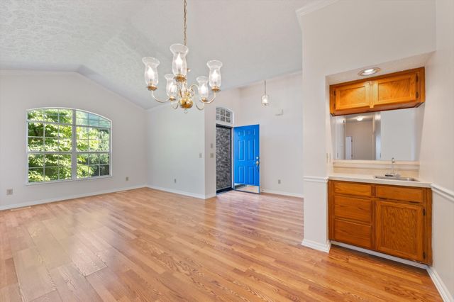 2528 Oak Forest Dr, Antioch, TN 37013