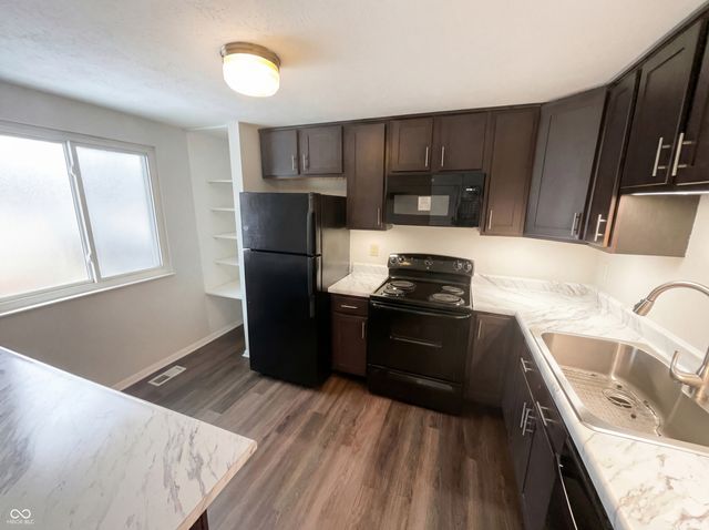 9473 Timber View Drive, Indianapolis, IN 46250