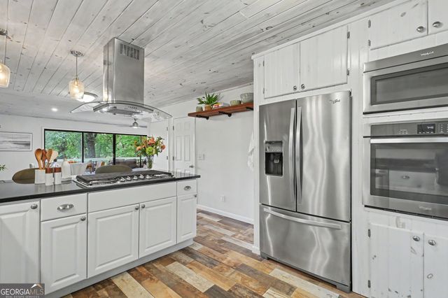 931 Timber Bluff Drive, Clayton, GA 30525