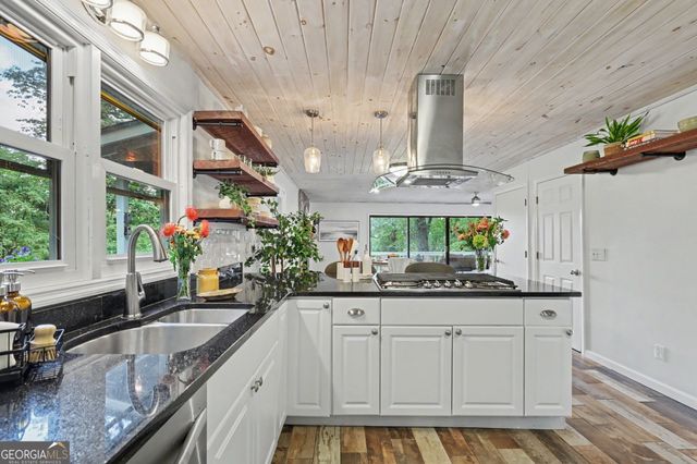 931 Timber Bluff Drive, Clayton, GA 30525
