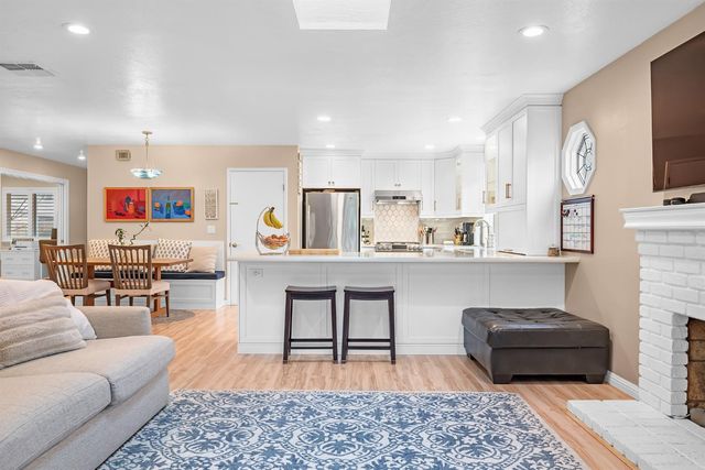 5220 Shelato Way, Carmichael, CA 95608