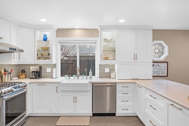 5220 Shelato Way, Carmichael, CA 95608