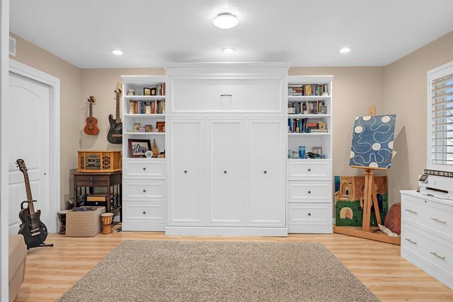 5220 Shelato Way, Carmichael, CA 95608