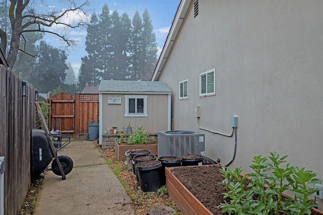 5220 Shelato Way, Carmichael, CA 95608