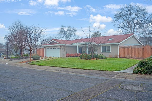 5220 Shelato Way, Carmichael, CA 95608