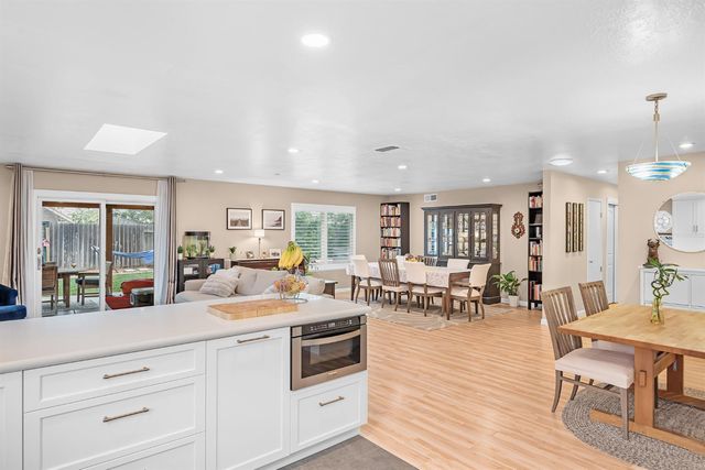 5220 Shelato Way, Carmichael, CA 95608