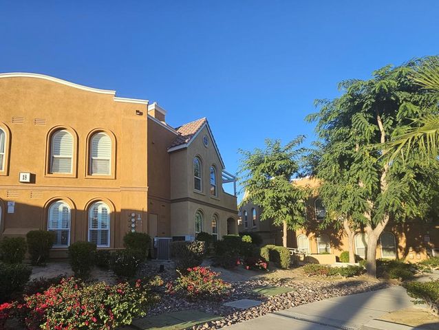 45245 Seeley Drive 18d, La Quinta, CA 92253