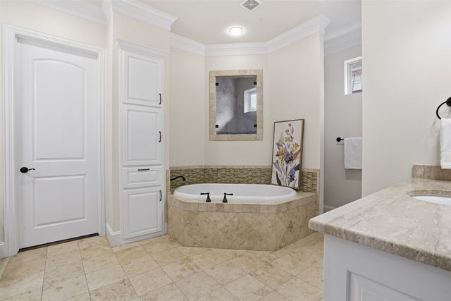 3725 W 5th Street, Fort Worth, TX 76107