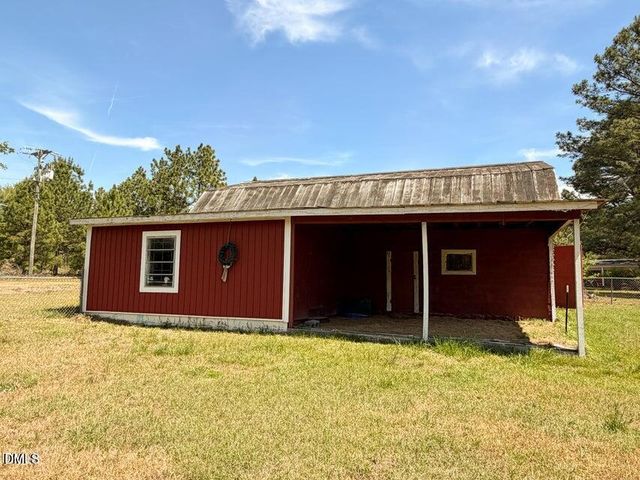 2630 Ponderosa Road, Cameron, NC 28326