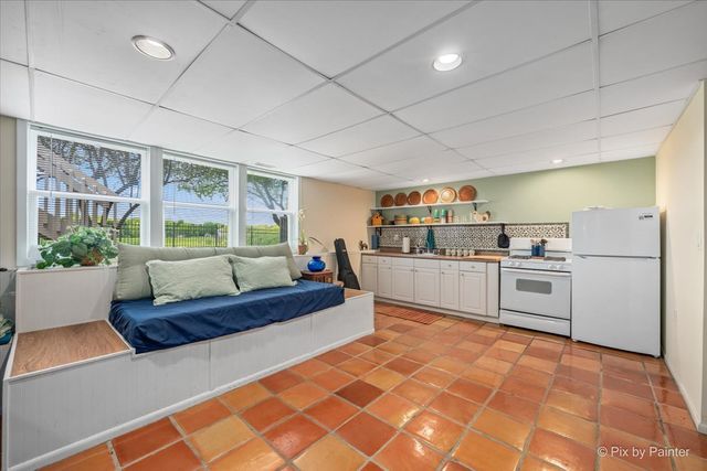 2835 Waterfront Avenue, Algonquin, IL 60102