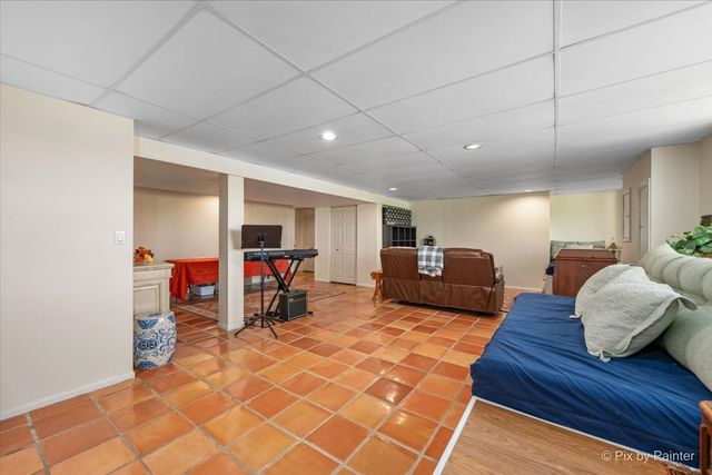 2835 Waterfront Avenue, Algonquin, IL 60102