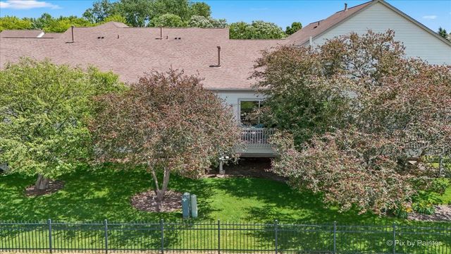2835 Waterfront Avenue, Algonquin, IL 60102