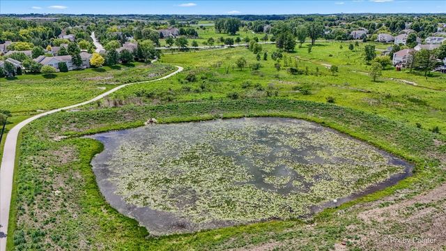 2835 Waterfront Avenue, Algonquin, IL 60102