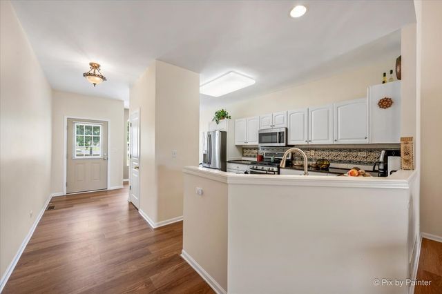 2835 Waterfront Avenue, Algonquin, IL 60102