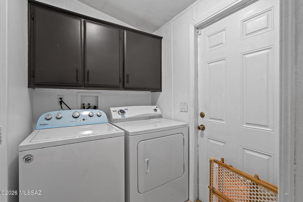 Image 12 of property listing at 3827 S Aldon Road, Tucson, AZ 85735