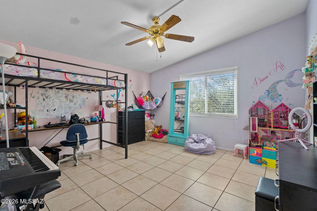 Image 13 of property listing at 3827 S Aldon Road, Tucson, AZ 85735