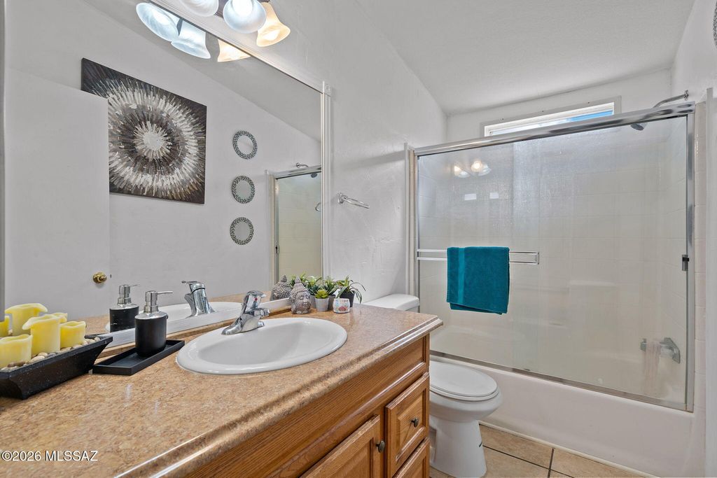 Image 15 of property listing at 3827 S Aldon Road, Tucson, AZ 85735