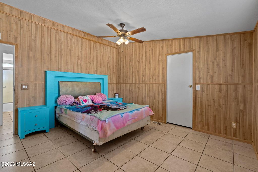 Image 16 of property listing at 3827 S Aldon Road, Tucson, AZ 85735