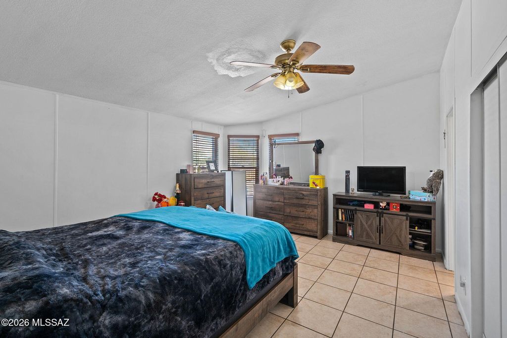 Image 19 of property listing at 3827 S Aldon Road, Tucson, AZ 85735