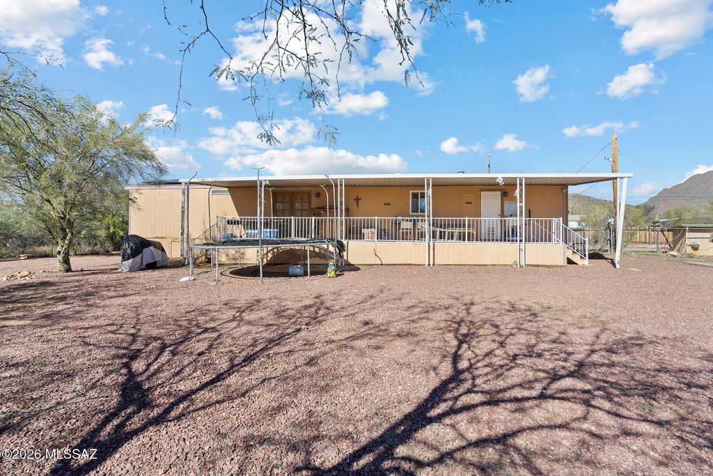 Image 23 of property listing at 3827 S Aldon Road, Tucson, AZ 85735