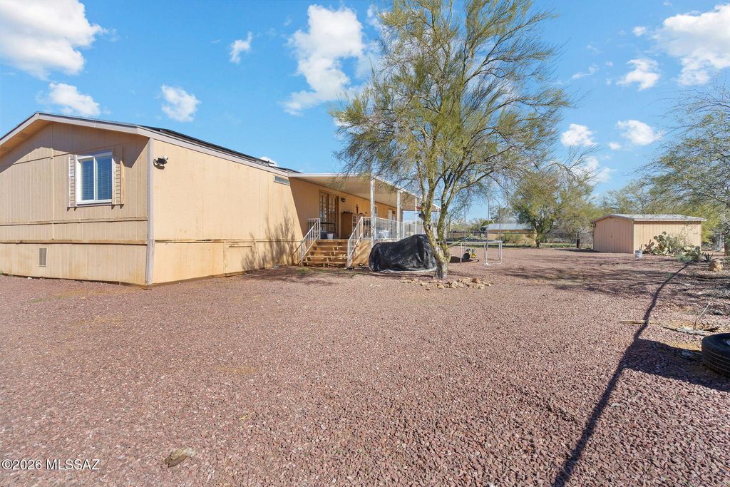Image 26 of property listing at 3827 S Aldon Road, Tucson, AZ 85735