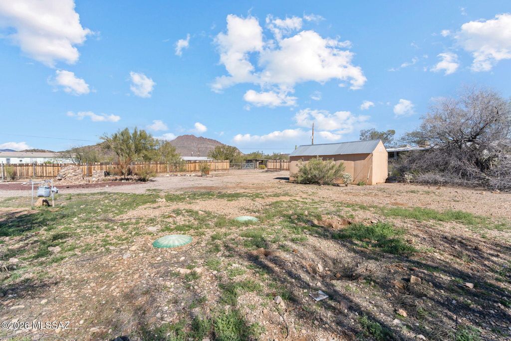 Image 28 of property listing at 3827 S Aldon Road, Tucson, AZ 85735