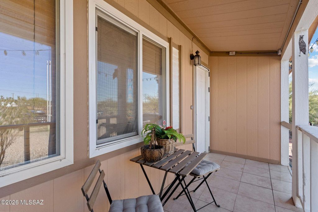 Image 3 of property listing at 3827 S Aldon Road, Tucson, AZ 85735