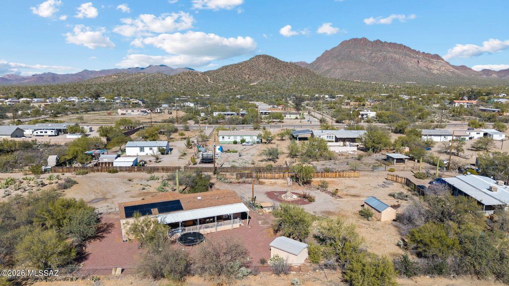 Image 30 of property listing at 3827 S Aldon Road, Tucson, AZ 85735