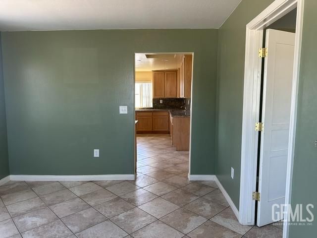 655 S Panama Lane, Bakersfield, CA 93307