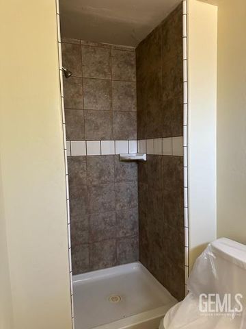 655 S Panama Lane, Bakersfield, CA 93307