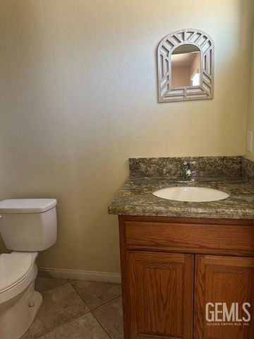 655 S Panama Lane, Bakersfield, CA 93307