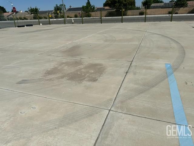 655 S Panama Lane, Bakersfield, CA 93307