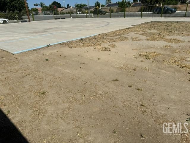 655 S Panama Lane, Bakersfield, CA 93307