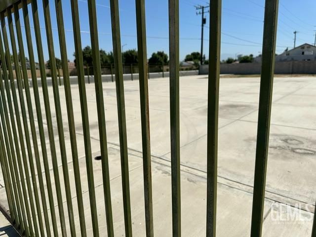 655 S Panama Lane, Bakersfield, CA 93307
