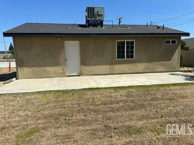 655 S Panama Lane, Bakersfield, CA 93307