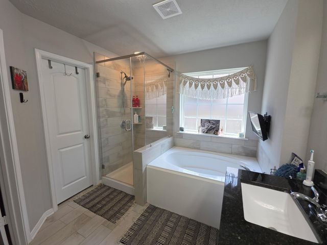 14372 N Summerchase Circle, Willis, TX 77318