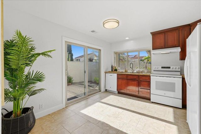 32 Lido Circle, Redwood City, CA 94065